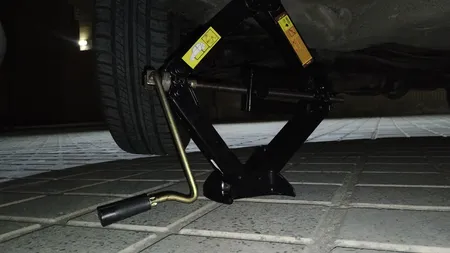 جک خودرو پرو کد JKHP-00779 ظرفیت 2 تن مناسب برای 206