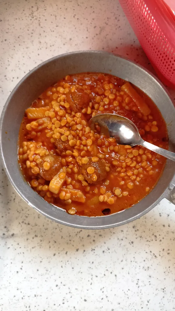 کنسرو خورشت قیمه و سیب زمینی با سویا و کنسرو خورشت سبزی با سویا شیفته - 370 گرم بسته 6 عددی