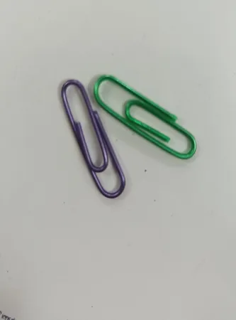 گیره کاغذ پنتر مدل رنگی سایز 28 میلی متر - بسته 100 عددی