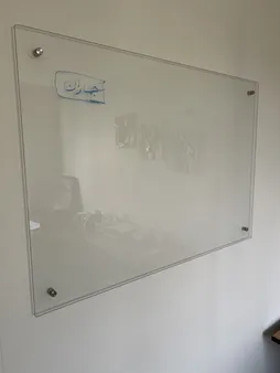 تخته وایت برد شیشه‌ ای عکسنگ مدل CG10071 سایز 100x71 سانتی متر