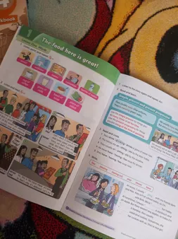 کتاب Family and Friends 4 اثر Naomi Simmons انتشارات الوندپویان