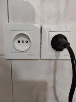 پریز برق محافظ دار دلند مدل آسا