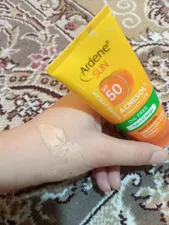 تجریه خرید کرم ضد آفتاب آردن سان مدل Natural Beige وزن 50 گرم