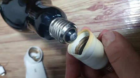 لامپ 250 وات بلک لایت لامپ نور مدل B12 کد 01 پایه E27