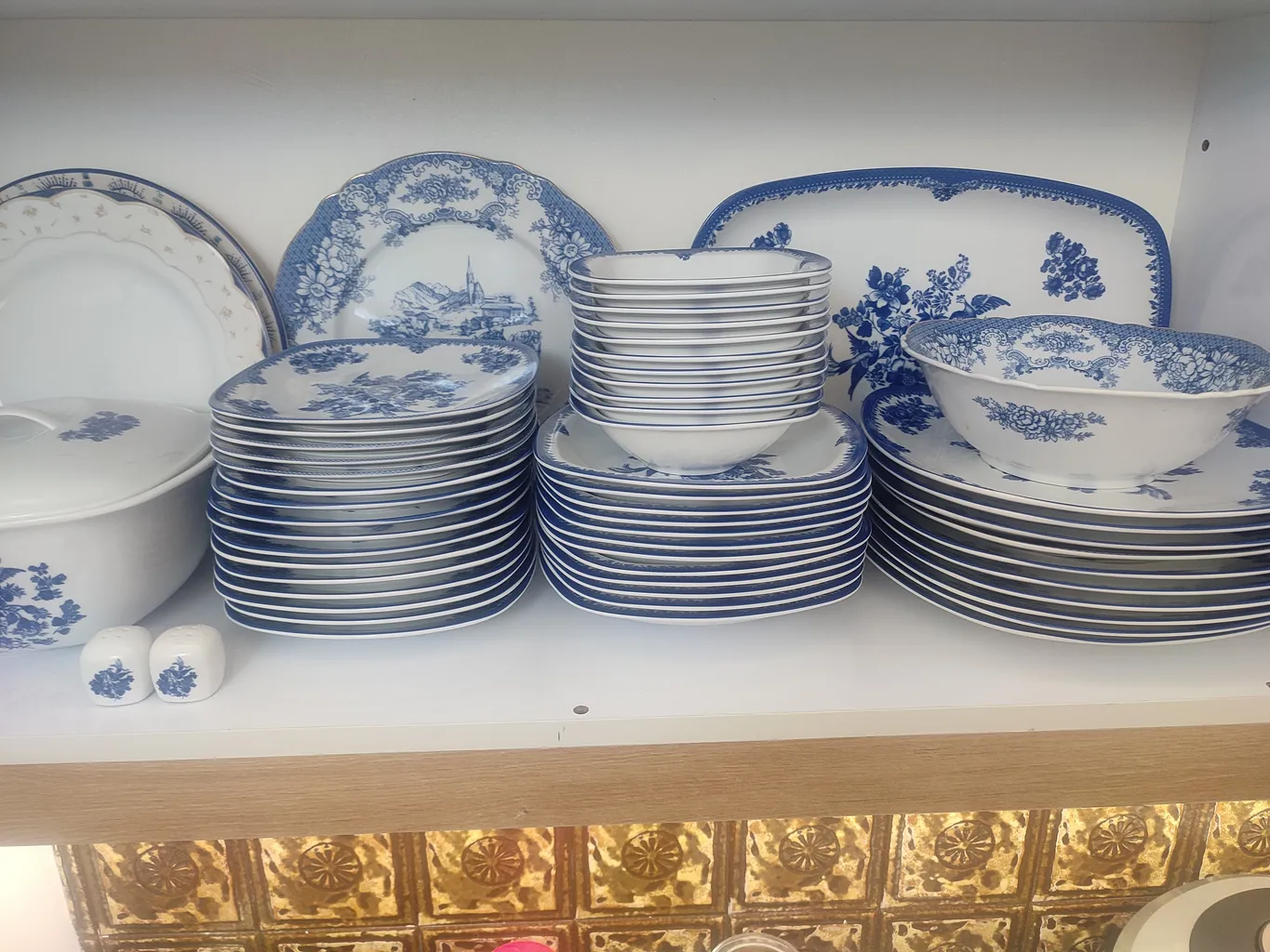 سرویس غذاخوری 27 پارچه 6 نفر چینی زرین ایران مدل فلورانس سری کواترو درجه عالی