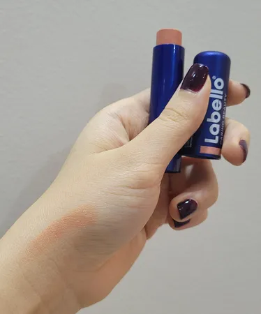 بالم لب لابلو مدل CARING BEAUTY