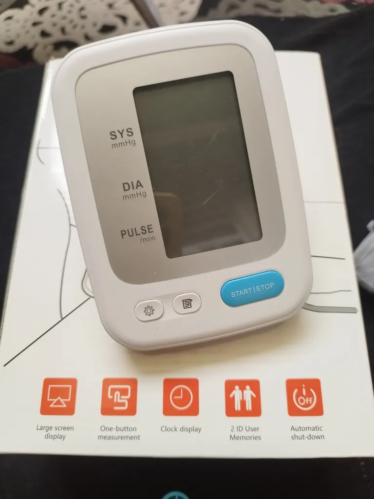 فشارسنج دیجیتال یونکر مدل سخنگو کد YK-BPA1