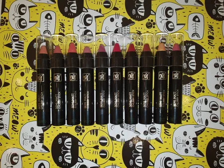 رژ لب مدادی مای مدل SEMI MATT سری Black Diomond شماره 20