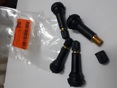 والف لاستیک خودرو کد 109 بسته 4 عددی