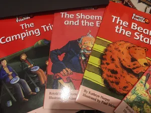 تجریه خرید کتاب داستان Family And Friends 2 اثر جمعی از نویسندگان انتشارات الوندپویان چهار جلدی