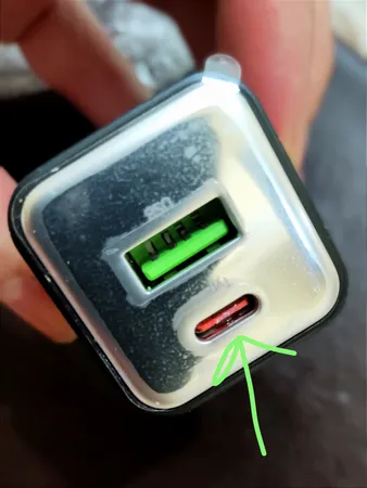 شارژر دیواری 30 وات اکسیژن مدل CH-9 به همراه کابل USB-C