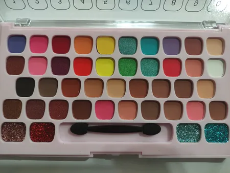 پالت سایه چشم لورا بیوتی مدل 01