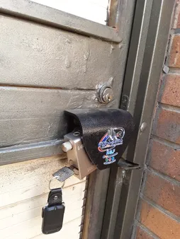 محافظ قفل پیشگامانفر گویا مدل جی 99 راست