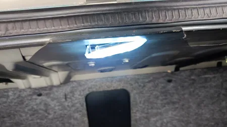 چراغ صندوق و داشبور خودرو تک لایت مدل AM 5964 P مناسب برای پژو پارس