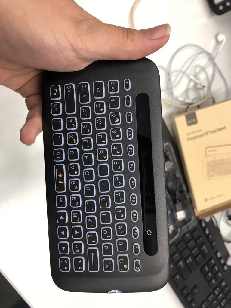 کیبورد بی‌ سیم اچ‌20 مدل DK1، سوییچ ممبران، Portable