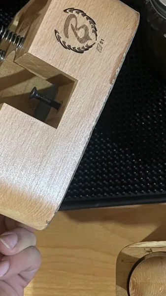 استند پرتافیتلر باریستا اسپیس مدل چوبی کد 51