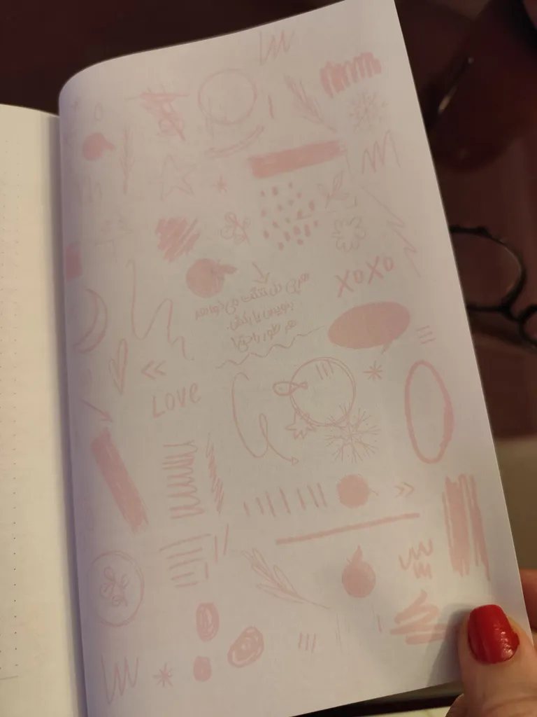 سالنامه سال 1404 انتشارات خیلی سبز طرح گیلاس