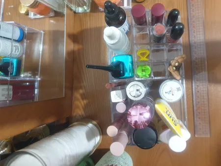 استند لوازم آرایشی مدل Ro011