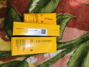 تجریه خرید کرم ضدآفتاب و ضدلک بی‌رنگ لافارر مدل SPF30، مناسب پوست‌های خشک و معمولی، حجم 40 میلی‌لیتر