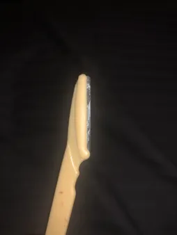 تیغ اصلاح ابرو مدل 001