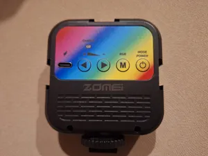 تجریه خرید نور ثابت ال ای دی زومی مدل WL-R1 RGB