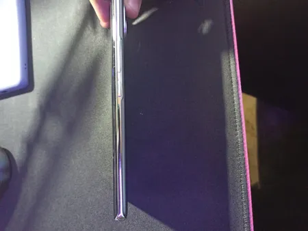 گوشی موبایل داریا مدل bond 5G دو سیم کارت ظرفیت 256 گیگابایت و رم 8 گیگابایت