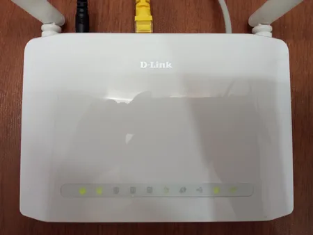 مودم روتر ADSL2 Plus بی‌سیم N300 دی-لینک مدل DSL-2750U
