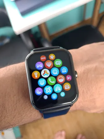 ساعت هوشمند کیو سی وای مدل GTS