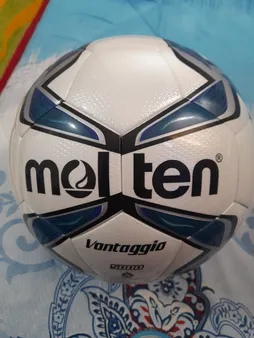توپ فوتبال مولتن مدل vantaggio 5000