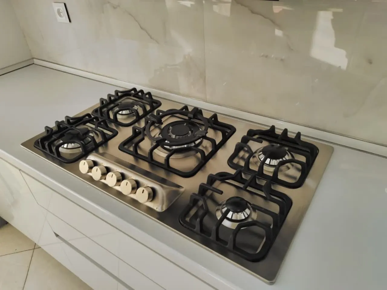 اجاق گاز صفحه ای پرایم مدل gts400