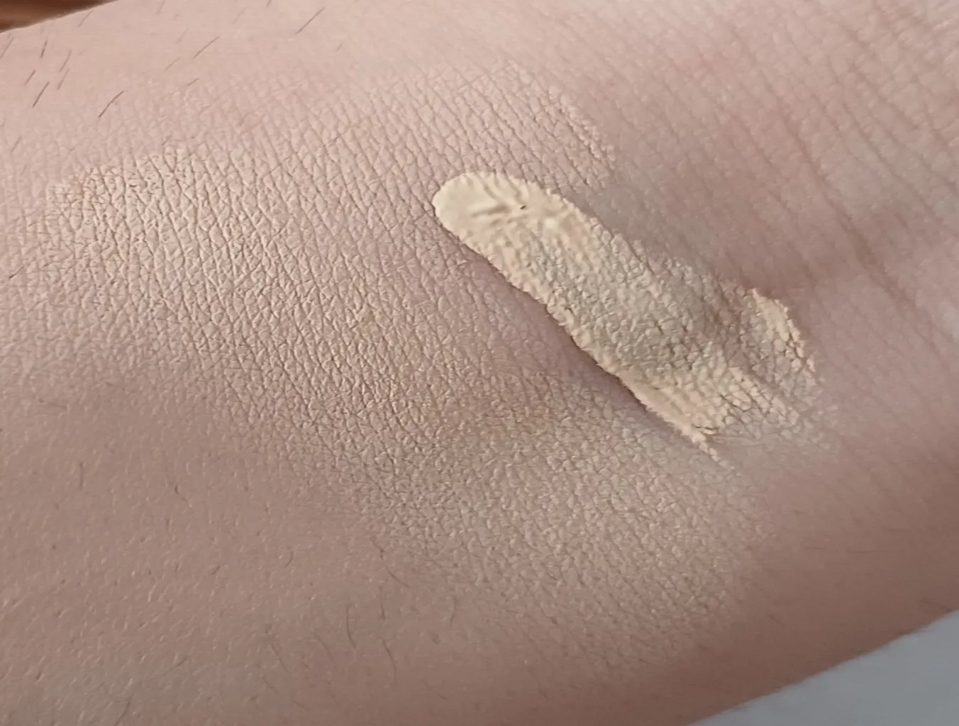 کانسیلر نوتریکا مدل بیوتی شماره c62