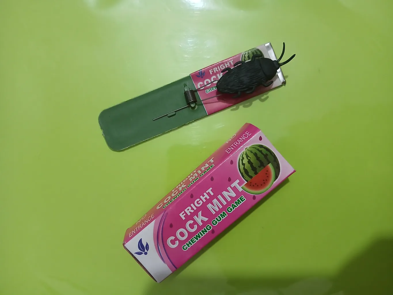 ابزار شوخی مدل آدامس سوسکی ma1