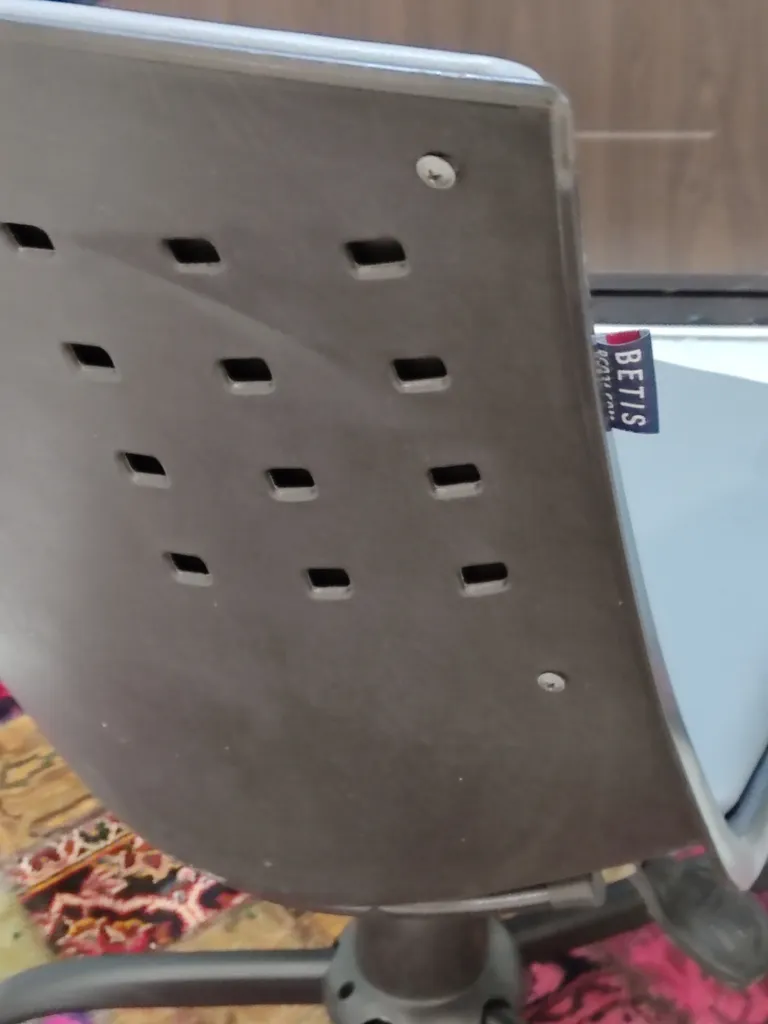 صندلی اداری بتیس مدل E202K