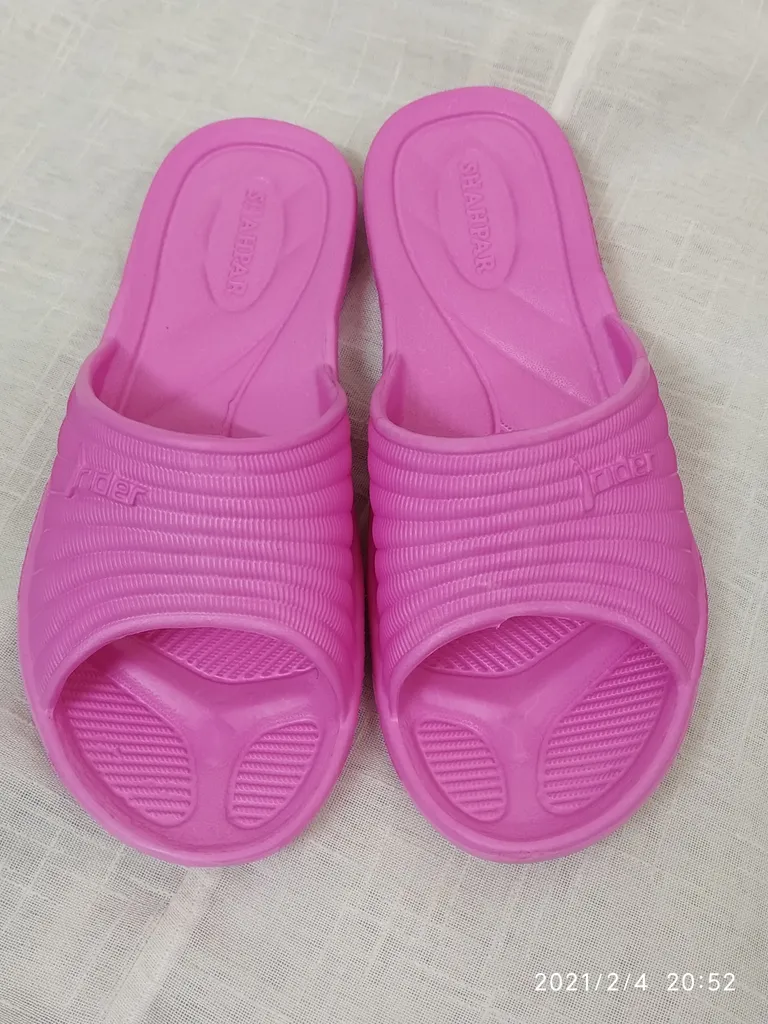 دمپایی حمام زنانه شهپر مدل پریسا 1274