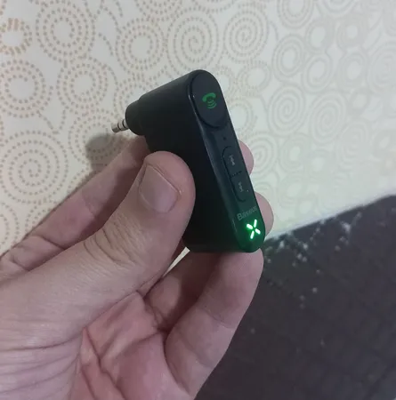 فرستنده صدا باسئوس مدل Qiyin AUX Car Bluetooth