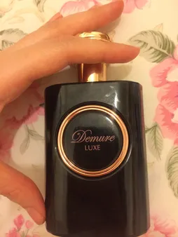 ادو پرفیوم زنانه فراگرنس ورد مدل Demure Luxe حجم 100 میلی لیتر