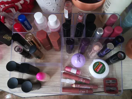 استند لوازم آرایشی مدل 8765