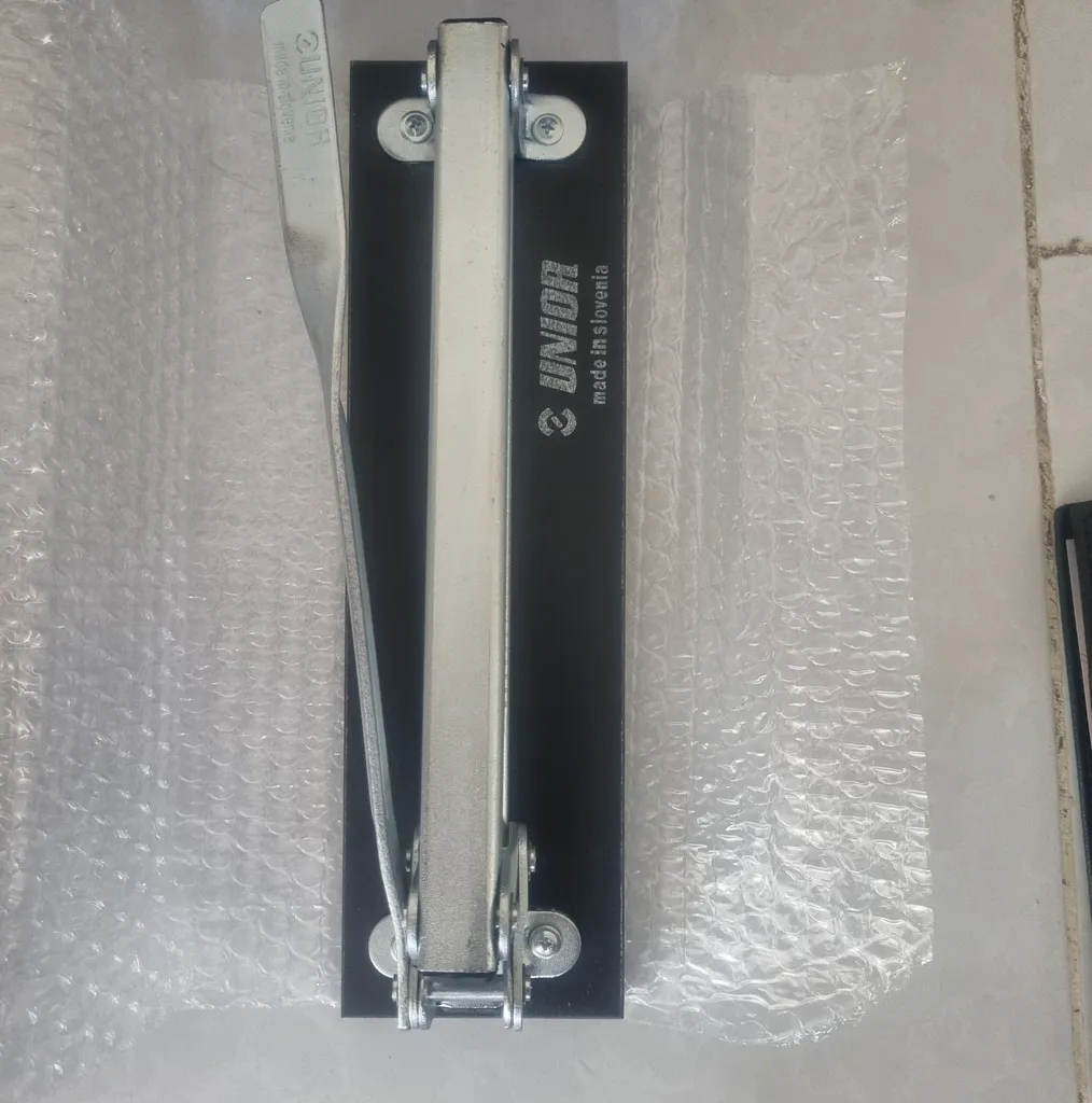 گردو شکن یونیور مدل Professional 300