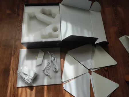 چراغ تزئینی هوشمند کولولابت مدل Triangle بسته 6 عددی