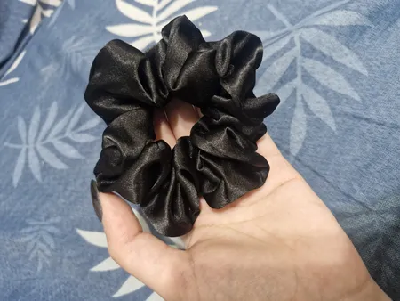 کش مو زنانه مدل اسکرانچی ساتن آیسا