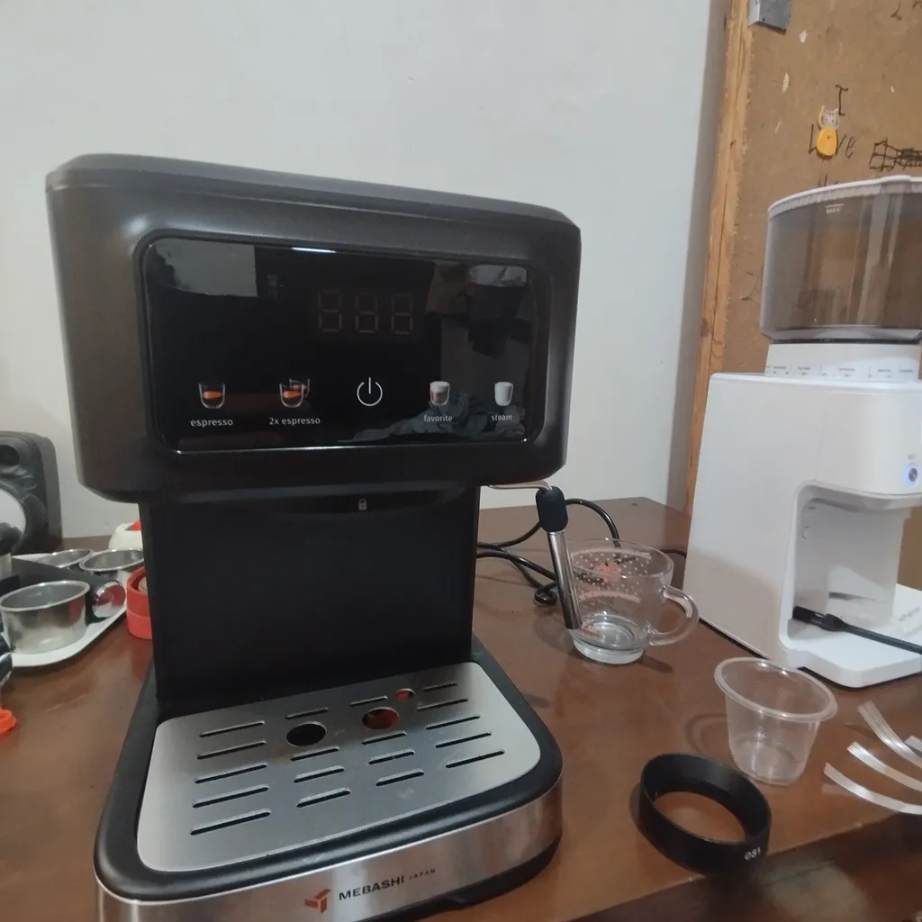 اسپرسو ساز ۱۵۰۰ میلیلیتر مباشی مدل ME-ECM2118 اسپرسو ساز ۱۵۰۰ میلیلیتر مباشی مدل ME-ECM2118