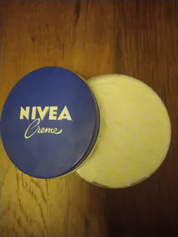 کرم مرطوب کننده نیوآ مدل فلزی حجم 150 میلی لیتر