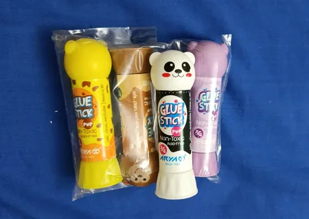 چسب ماتیکی آریا مدل عروسکی مجموعه 4 عددی