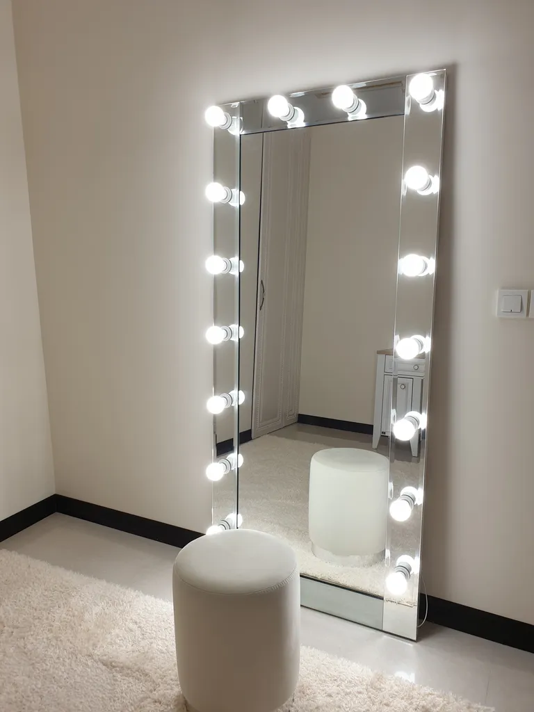 آینه مدل چراغ دار