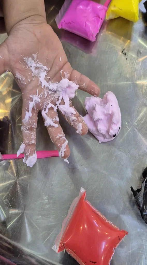 خمیر بازی کلی مدل سبک بسته 12 عددی