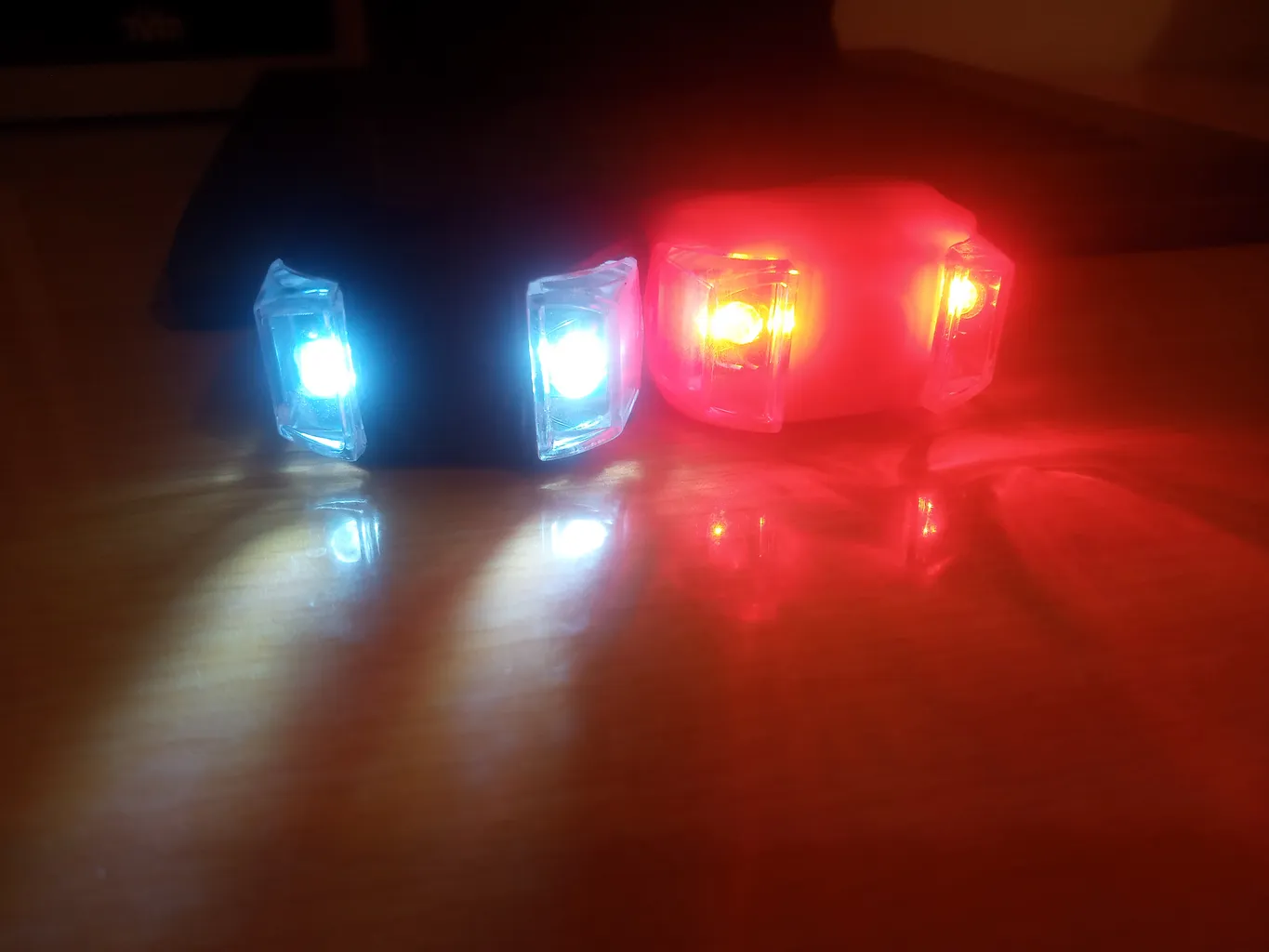 چراغ جلوی دوچرخه مدل hl009 بسته 2 عددی