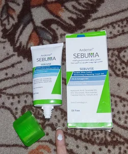 تجریه خرید کرم ژل ترمیم کننده آردن سبوما مناسب پوست های چرب حجم 40 میلی لیتر