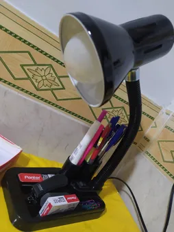 چراغ مطالعه صنایع کریم زاده مدل DL-105