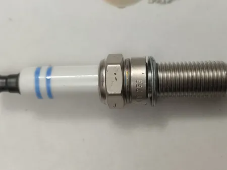 شمع خودرو بوش مدل تک پلاتین یورو چهار کد 4 YR7NE بسته چهار عددی