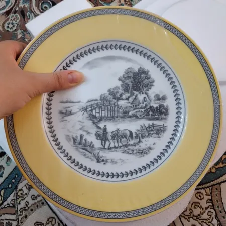 سرویس غذاخوری 28 پارچه 6 نفر چینی زرین ایران مدل ایتالیا اف Village 2 درجه یک